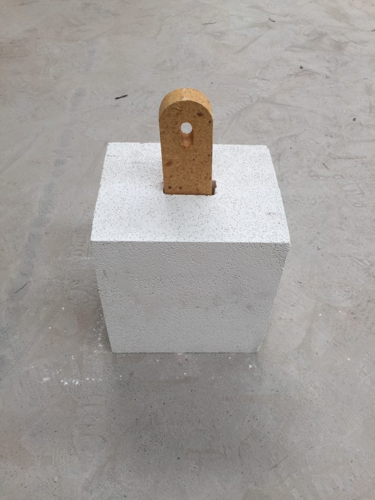 莫來石耐火磚價格_莫來石保溫磚廠家_莫來石輕質(zhì)磚哪里有賣-鄭州平順耐材 粘土磚_莫來石磚_高鋁磚廠家_耐火磚價格尺寸-鄭州平順耐材 莫來石保溫磚廠家